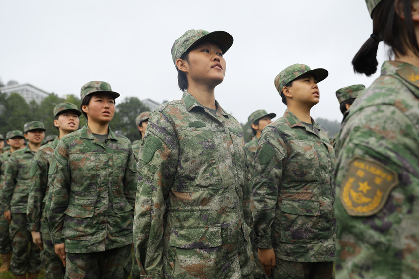 “開訓(xùn)典禮”現(xiàn)場。西部戰(zhàn)區(qū)陸軍某綜合訓(xùn)練基地供圖