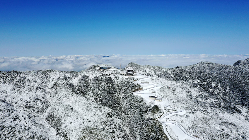 瀘州之巔雪景。代建供圖