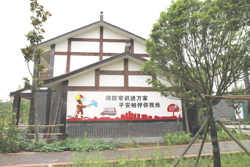 廣安市“消防主題彩繪墻”。廣安市消防救援支隊(duì)供圖