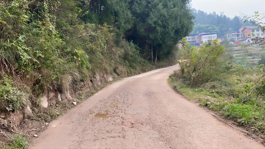 苦竹溪至雙魚湖水庫段道路原貌。通川區(qū)融媒體中心供圖