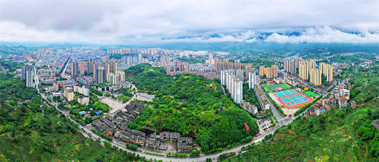 鄰水城市全景。鄰水縣委宣傳部供圖