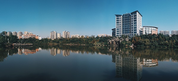 四川師范大學(xué)。