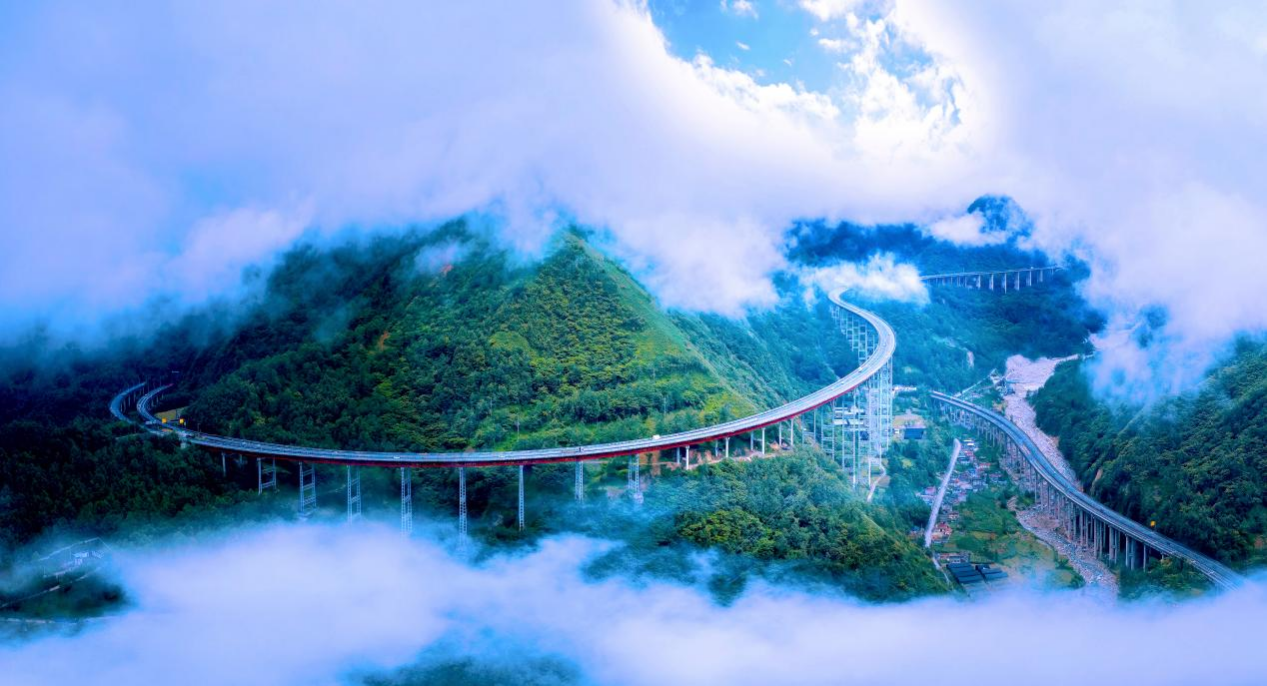 雅西高速甘海子大橋。蜀道集團(tuán)供圖