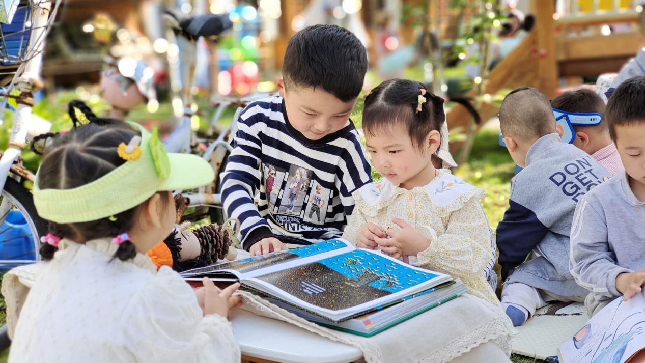 中國中鐵映秀幼兒園閱讀活動(dòng)。阿壩州教育局供圖