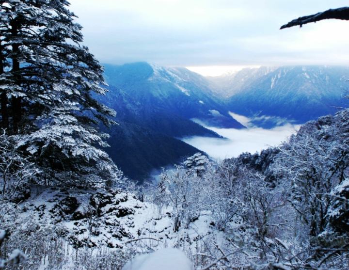 德昌螺髻山雪景