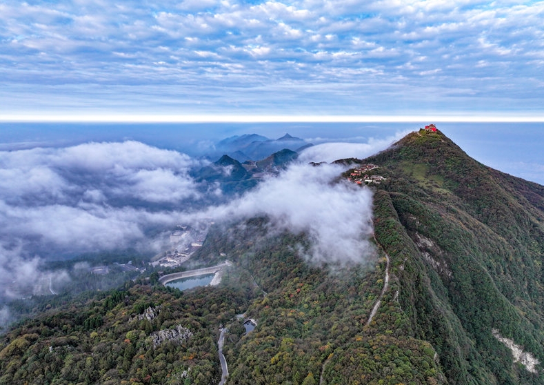 華鎣山冬景入畫來